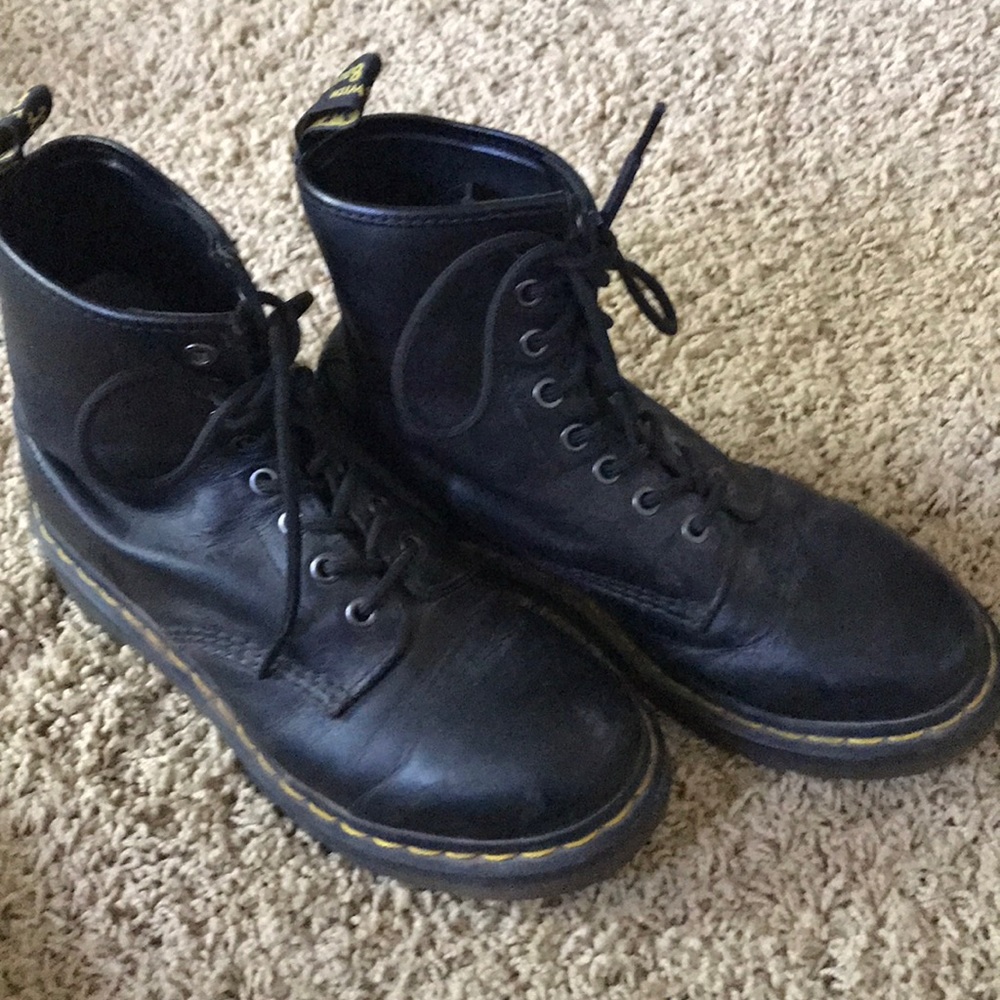 Dr. Martens 1460 8-Eye Originals
